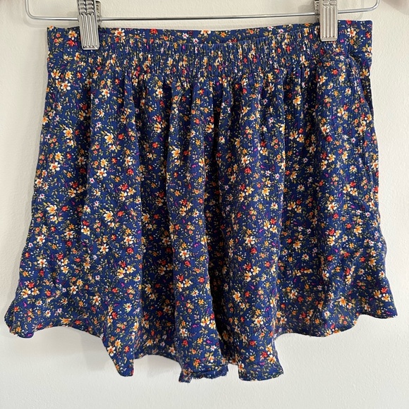 American Eagle Retro High Waisted Floral Soft Short S - Picture 6 of 6